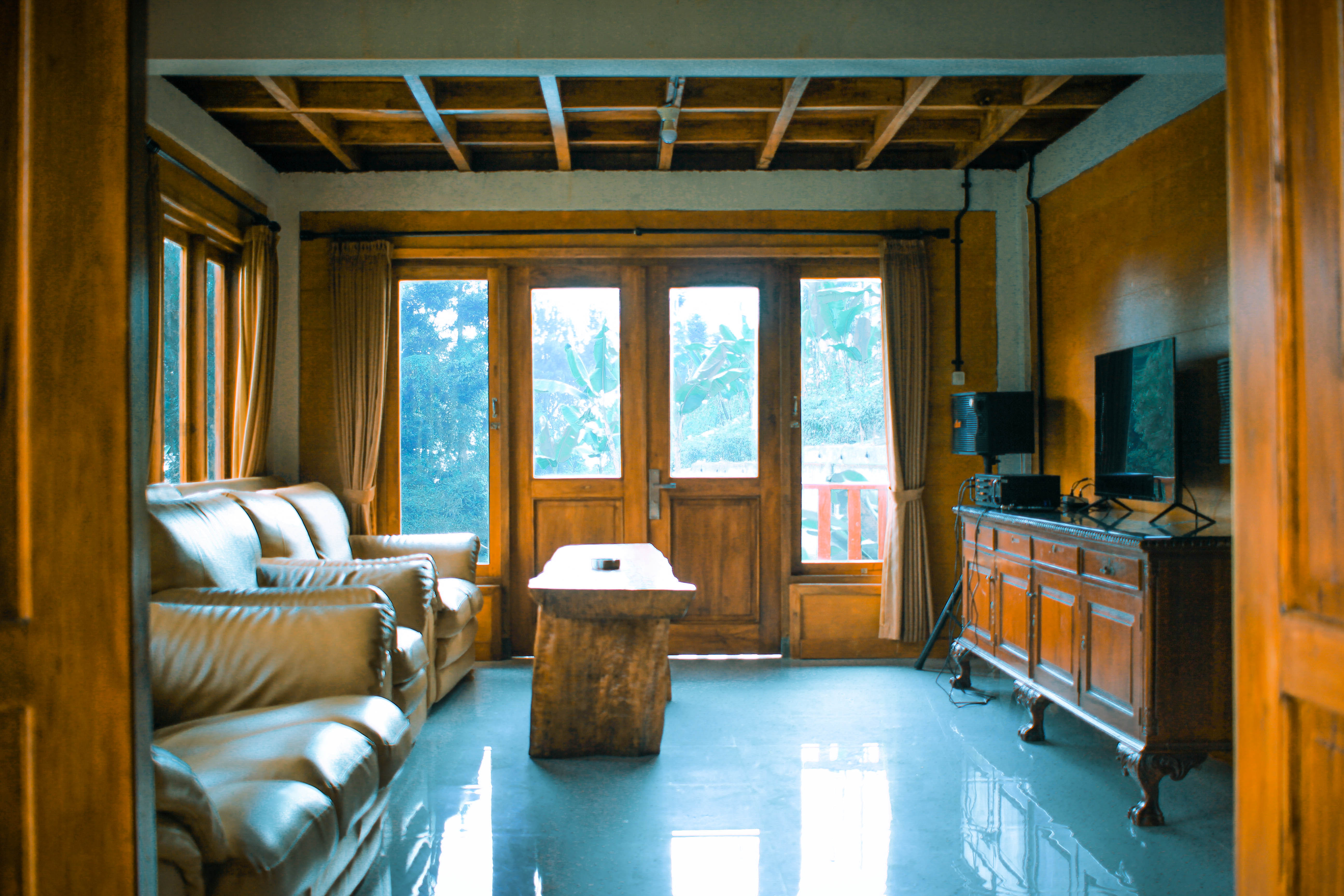 Gallery Villa Kayu Pinus - 3
